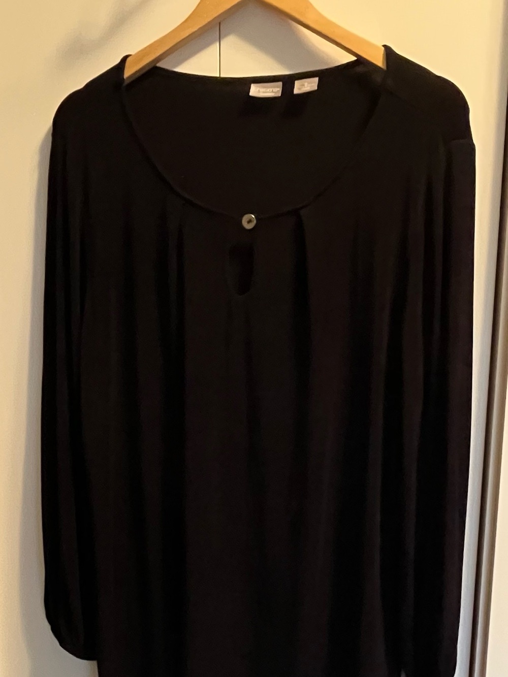 Chico’s Travelers Classic Black Women's Long Sleeve Top